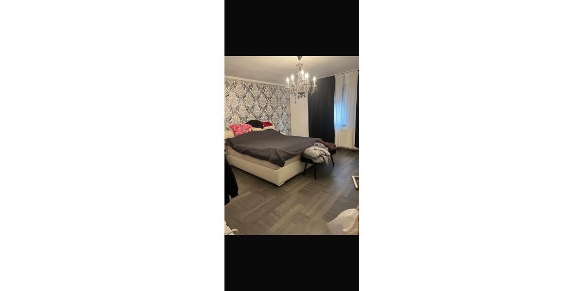 Maisonettenwohnung Duisburg Hamborn - 6.5 Zimmer, 165 m&sup2;, 1.350&euro; | Angebot:25972365