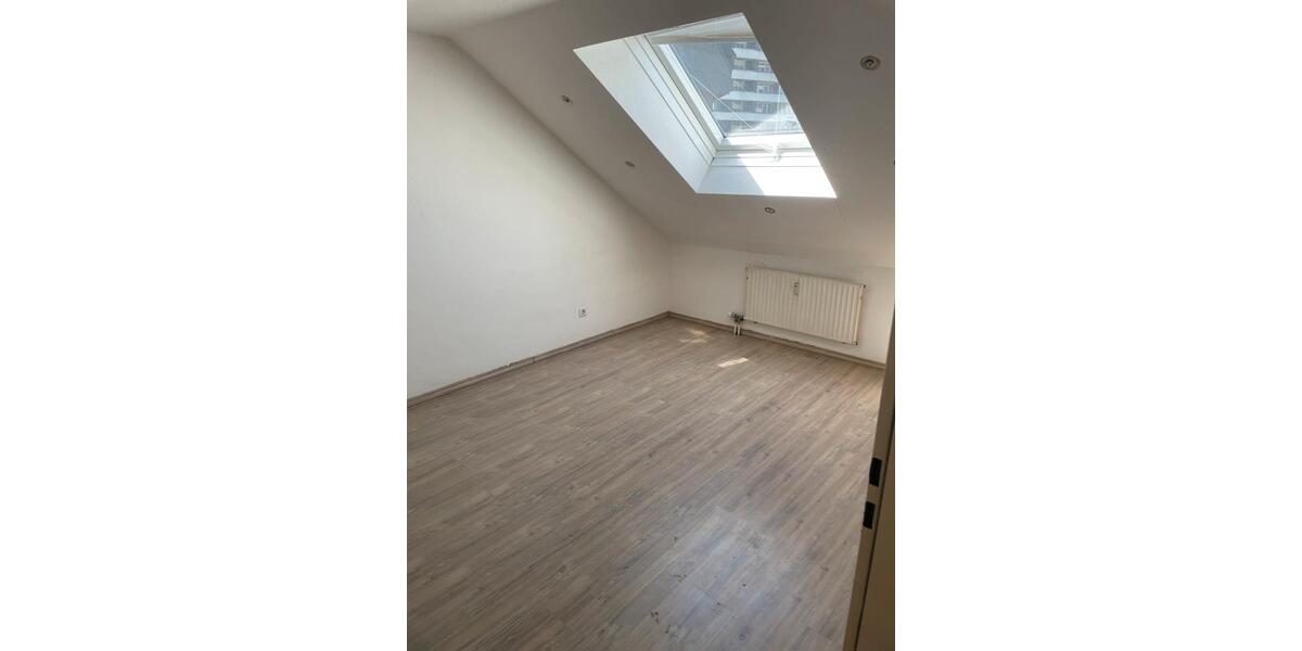 Dachgeschoßwohnung Mülheim an der Ruhr Heißen - 2 Zimmer, 46 m&sup2;, 660&euro; | Angebot:26150943