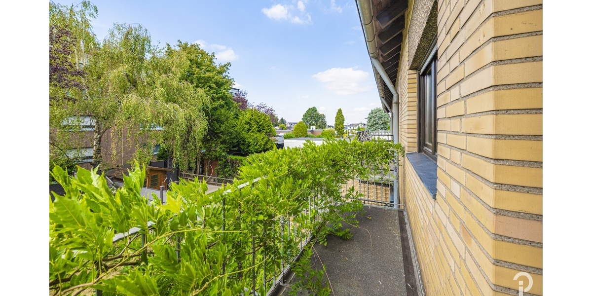 Reihenmittelhaus mit viel Potential für Pärchen und junge Familien, 2 Schlafzimmer + Dachstudio - Reihenmittelhaus Kaarst / Büttgen Büttgen | Angebot:27285727