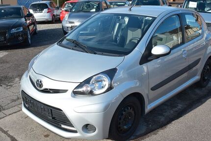 Toyota Aygo (X) 43.100 km 7.980 &euro; Oberhausen 46145