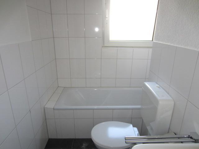 Erdgeschoßwohnung Essen Stadtbezirk VI - 2.5 Zimmer, 50 m&sup2;, 438&euro; | Angebot:23242780