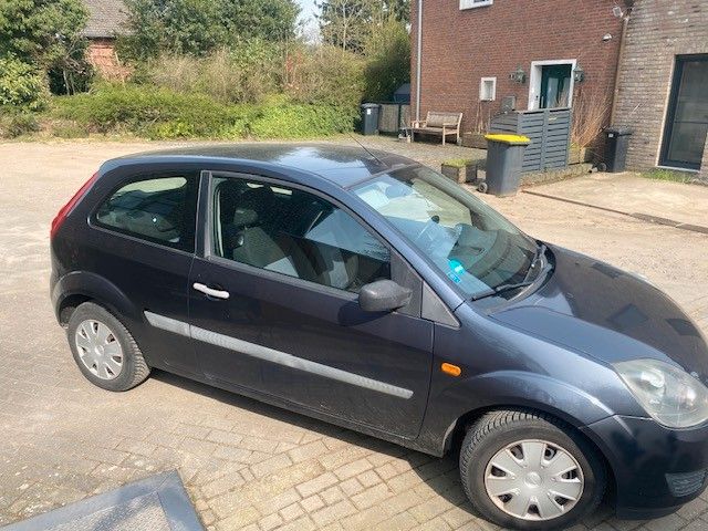 Ford Fiesta 46.900 km 3.399 &euro; Moers 47447
