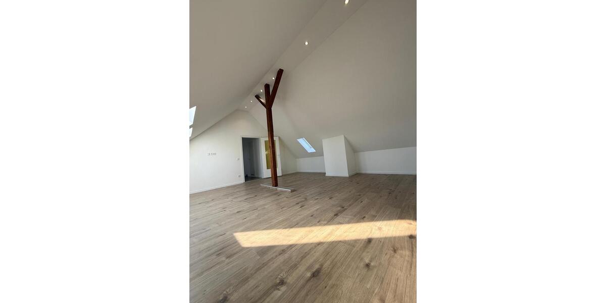 Maisonettenwohnung Krefeld Dießem - 4 Zimmer, 180 m&sup2;, 1.880&euro; | Angebot:25429089