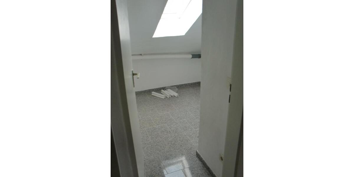 Dachgeschoßwohnung Ratingen - 2 Zimmer, 75 m&sup2;, 790&euro; | Angebot:26462870