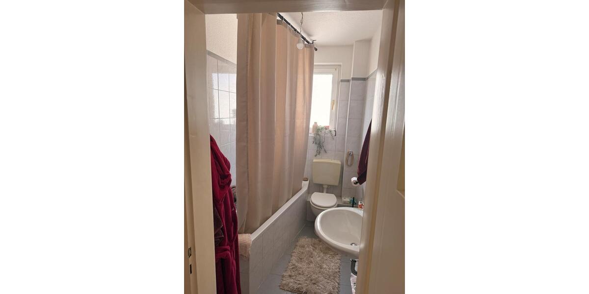 Etagenwohnung Essen Stadtbezirk IV - 2.5 Zimmer, 60 m&sup2;, 420&euro; | Angebot:26021718