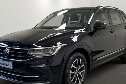 VW Tiguan 60.094 km 24.590 &euro; Düsseldorf 40233