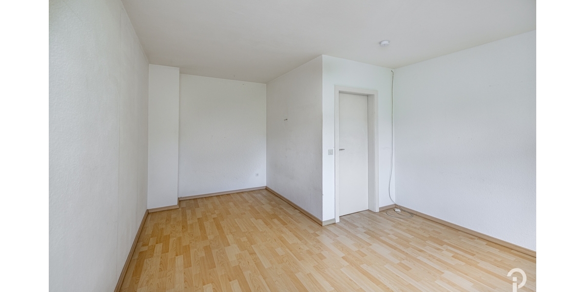 Reihenmittelhaus mit viel Potential für Pärchen und junge Familien, 2 Schlafzimmer + Dachstudio - Reihenmittelhaus Kaarst / Büttgen Büttgen | Angebot:27285727