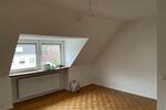 Dachgeschoßwohnung Essen Stadtbezirk III - 3 Zimmer, 55 m&sup2;, 590&euro; | Angebot:25811924