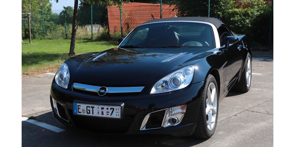 Opel GT 30.343 km 15.699 &euro; Essen 45355