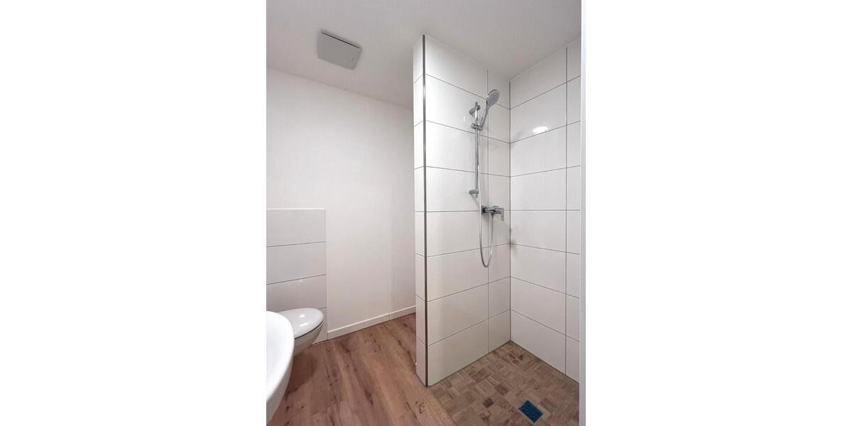 Dachgeschoßwohnung Düsseldorf Pempelfort - 1 Zimmer, 69 m&sup2;, 1.425&euro; | Angebot:25378670