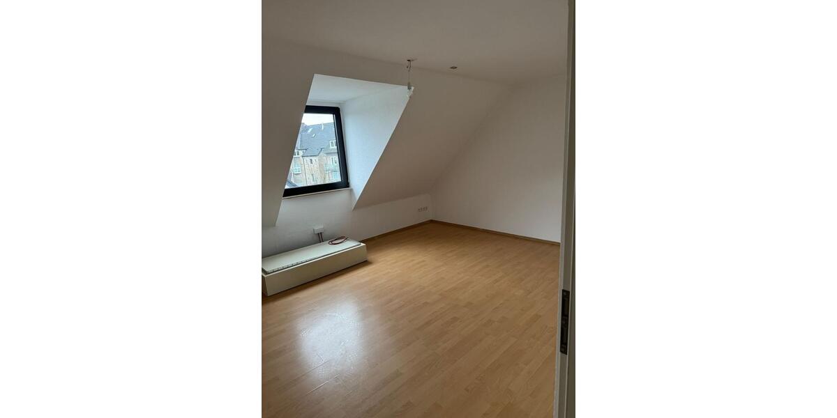 Dachgeschoßwohnung Bottrop Batenbrock - 3 Zimmer, 62 m&sup2;, 750&euro; | Angebot:25056413