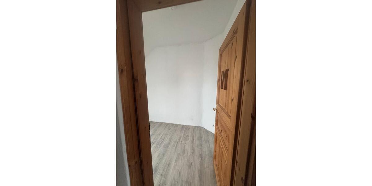 Etagenwohnung Duisburg Hamborn - 1 Zimmer, 75 m&sup2;, 850&euro; | Angebot:25261439