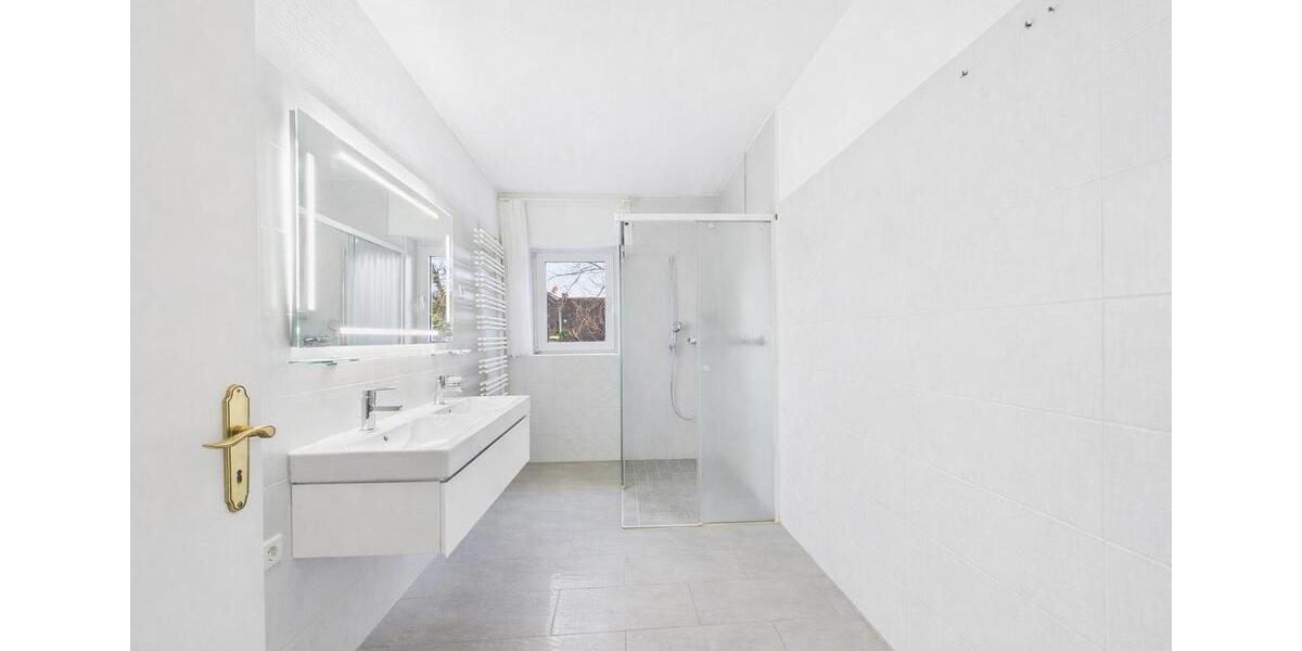 Doppelhaushälfte Dinslaken - 4 Zimmer, 160 m&sup2;, 2.150&euro; | Angebot:25539481