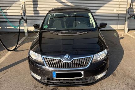 Skoda Rapid 159.000 km 6.800 &euro; Düsseldorf 40477