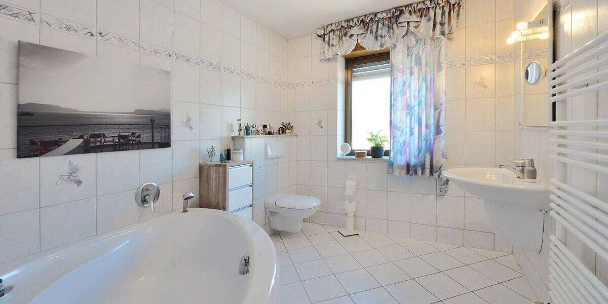 Reihenmittelhaus Moers Kapellen-Mitte - 4 Zimmer, 111 m&sup2;, 320.000&euro; | Angebot:26730873