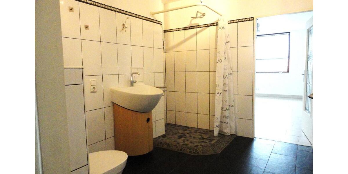 Etagenwohnung Moers - 3 Zimmer, 116 m&sup2;, 900&euro; | Angebot:26148569