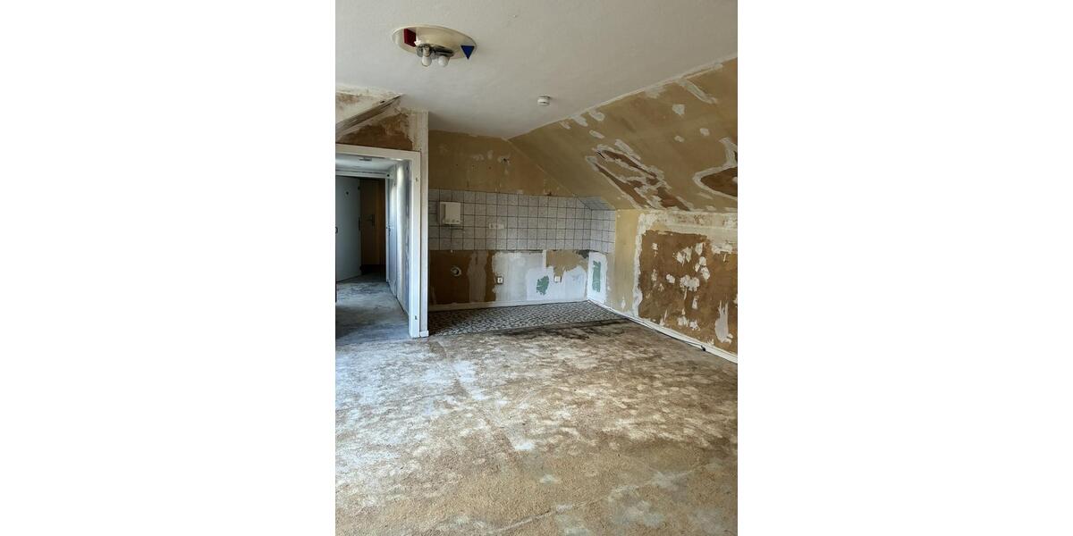 Dachgeschoßwohnung Duisburg Hochheide - 1.5 Zimmer, 29 m&sup2;, 218&euro; | Angebot:25175713