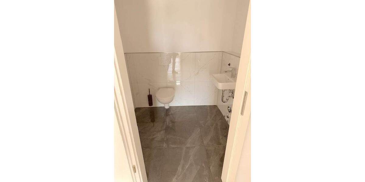 Etagenwohnung Kaarst Vorst - 3 Zimmer, 138 m&sup2;, 2.070&euro; | Angebot:25898536