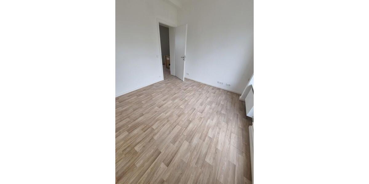 Etagenwohnung Düsseldorf Stadtmitte - 2 Zimmer, 72 m&sup2;, 879&euro; | Angebot:25905023