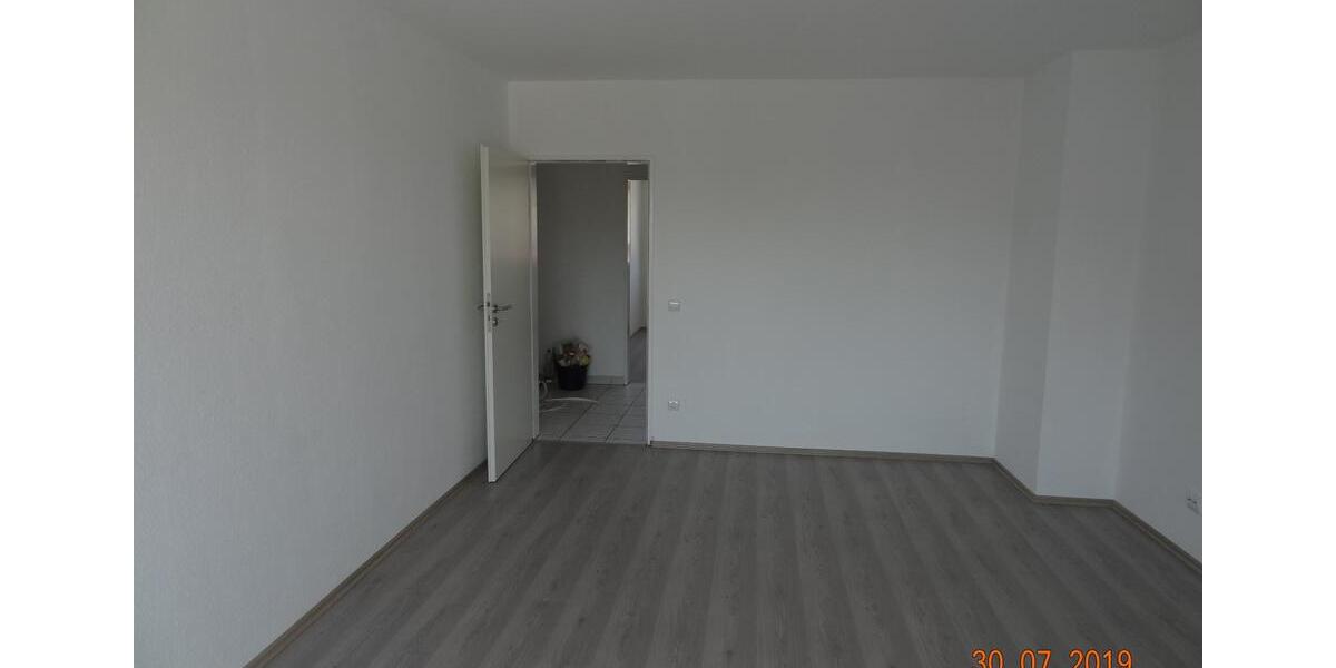 Dachgeschoßwohnung Krefeld - 3 Zimmer, 70 m&sup2;, 610&euro; | Angebot:25854723