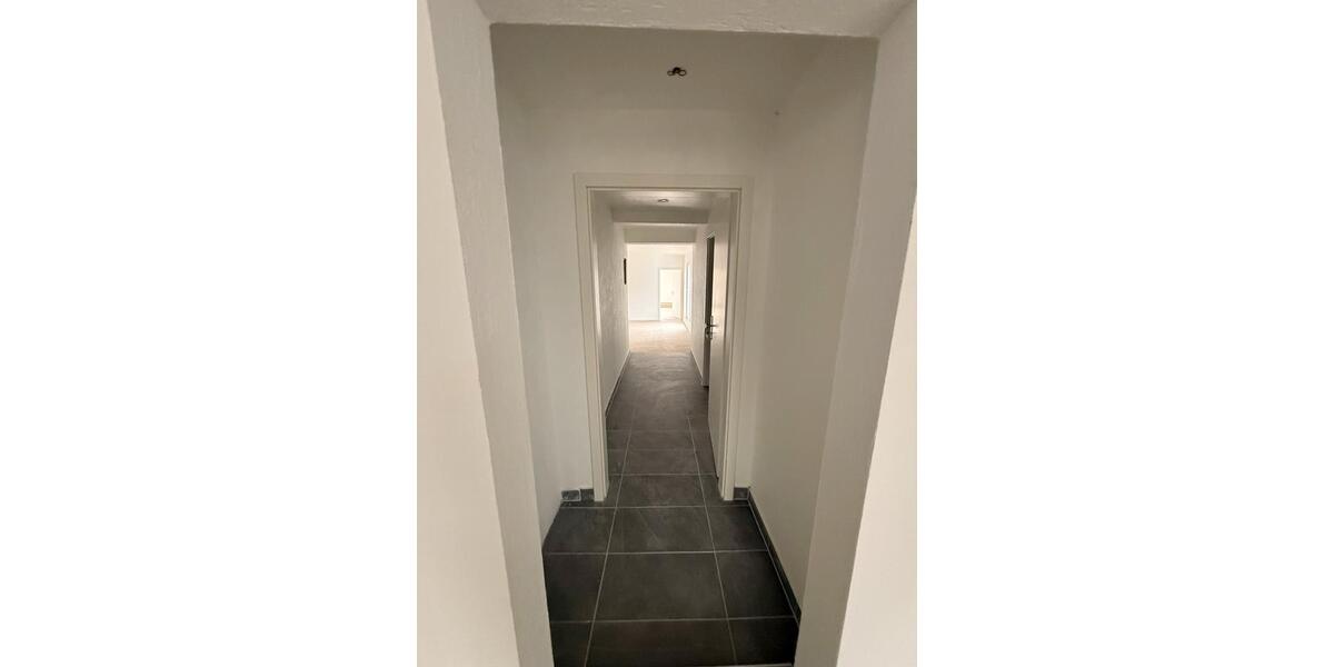 Etagenwohnung Duisburg Duisburg-Mitte - 2 Zimmer, 120 m&sup2;, 1.440&euro; | Angebot:25883659