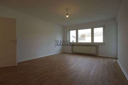 Wohnung Duisburg Rheinhausen - 4 Zimmer, 91 m&sup2;, 800&euro; | Angebot:26071605