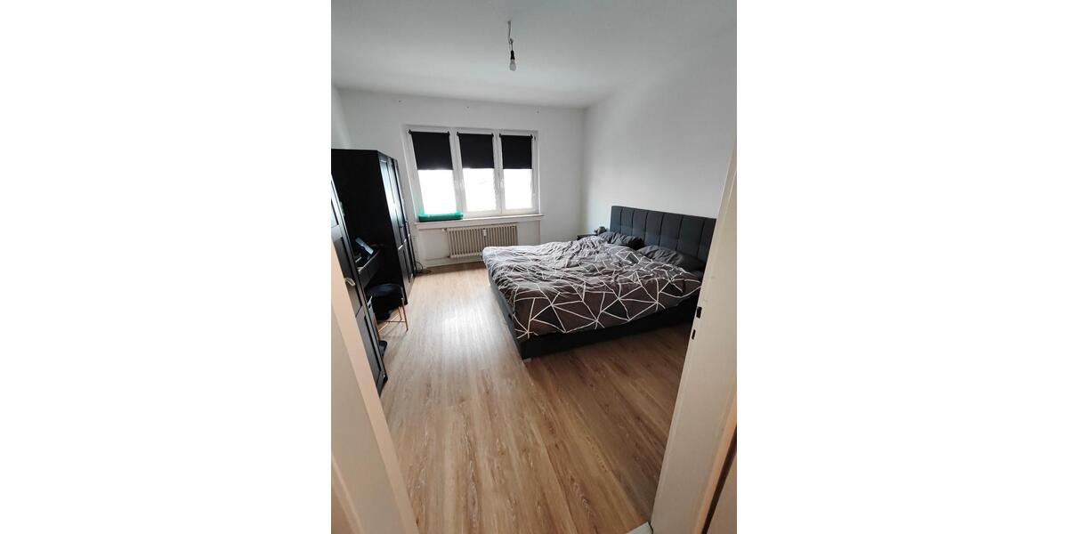 Etagenwohnung Krefeld - 3 Zimmer, 92 m&sup2;, 820&euro; | Angebot:25217900
