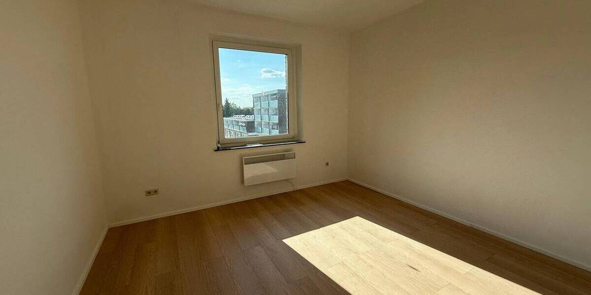 Etagenwohnung Düsseldorf Heerdt - 2 Zimmer, 65 m&sup2;, 1.099&euro; | Angebot:25984440