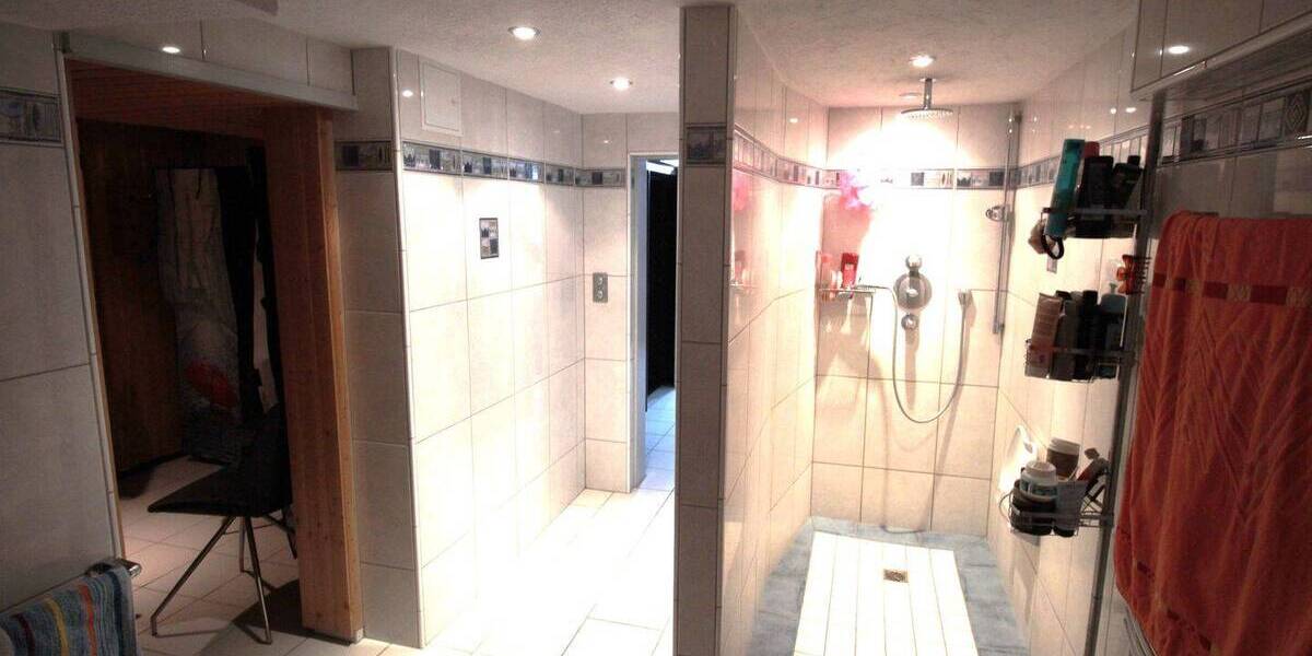 Mehrfamilienhaus, Wohnhaus Düsseldorf Hubbelrath - 7 Zimmer, 237 m&sup2;, 870.000&euro; | Angebot:25727994