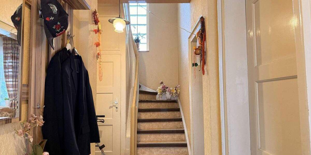 Reihenmittelhaus Wesel Büderich - 6 Zimmer, 133 m&sup2;, 180.000&euro; | Angebot:25815441