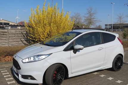 Ford Fiesta 94.190 km 13.900 &euro; Sonsbeck 47665