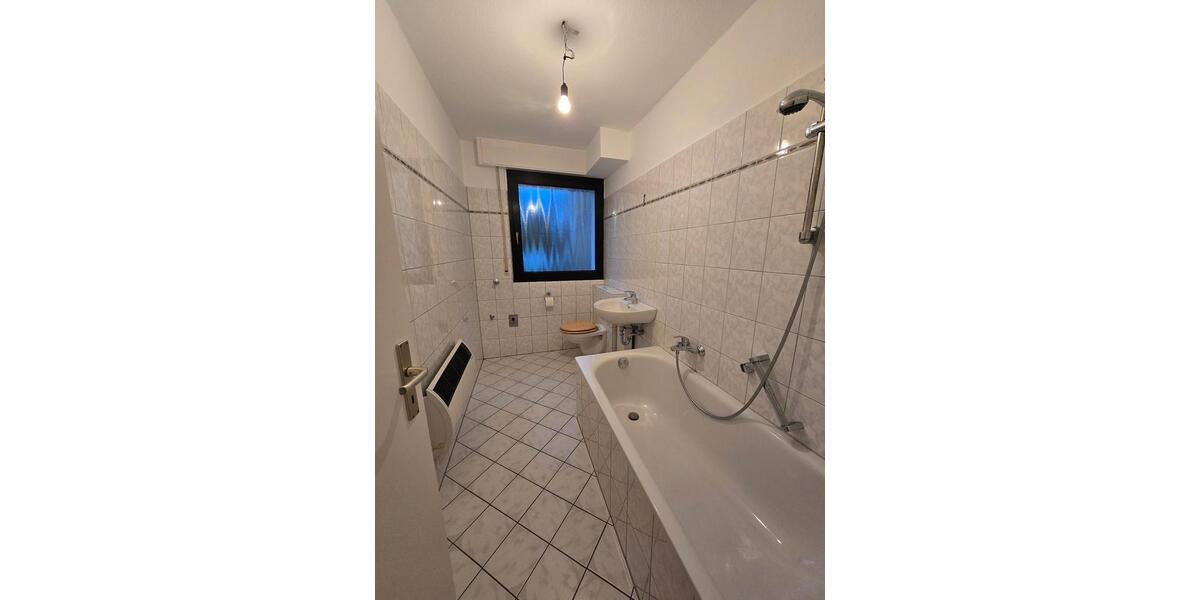 Erdgeschoßwohnung Essen Stadtbezirk V - 3.5 Zimmer, 66 m&sup2;, 480&euro; | Angebot:25754020