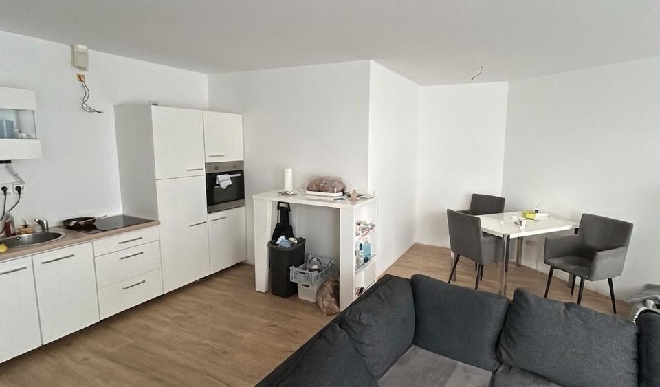Etagenwohnung Duisburg Mittelmeiderich - 4 Zimmer, 93 m&sup2;, 1.150&euro; | Angebot:25909281