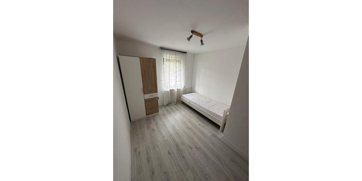 Doppelhaushälfte Düsseldorf Stadtbezirk 6 - 5 Zimmer, 154 m&sup2;, 2.600&euro; | Angebot:26051077