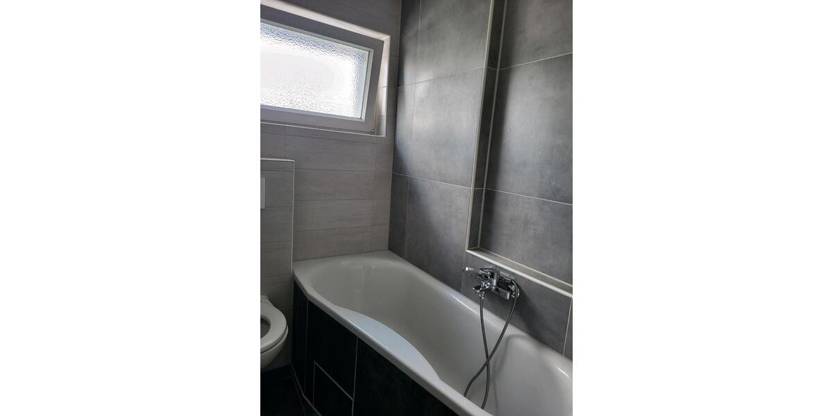 Dachgeschoßwohnung Essen Stadtbezirk V - 2.5 Zimmer, 47 m&sup2;, 650&euro; | Angebot:26003627