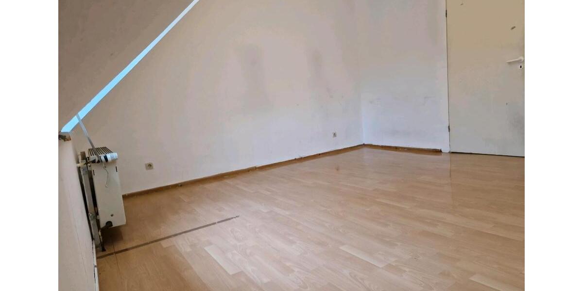 Dachgeschoßwohnung Essen Stadtbezirk III - 3 Zimmer, 78 m&sup2;, 950&euro; | Angebot:25804028