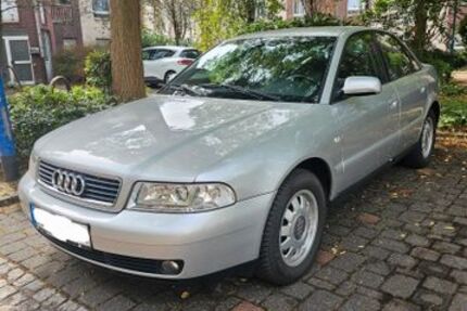 Audi A4 112.000 km 4.200 &euro; Duisburg 47198