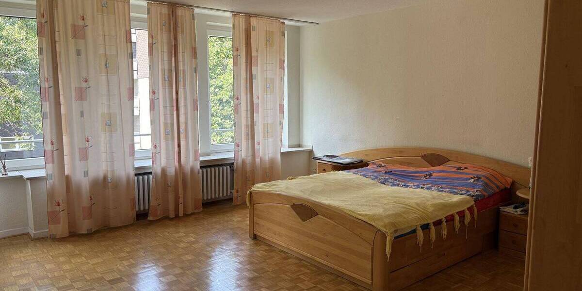 Etagenwohnung Krefeld Cracau - 4 Zimmer, 101 m&sup2;, 196.000&euro; | Angebot:26686737