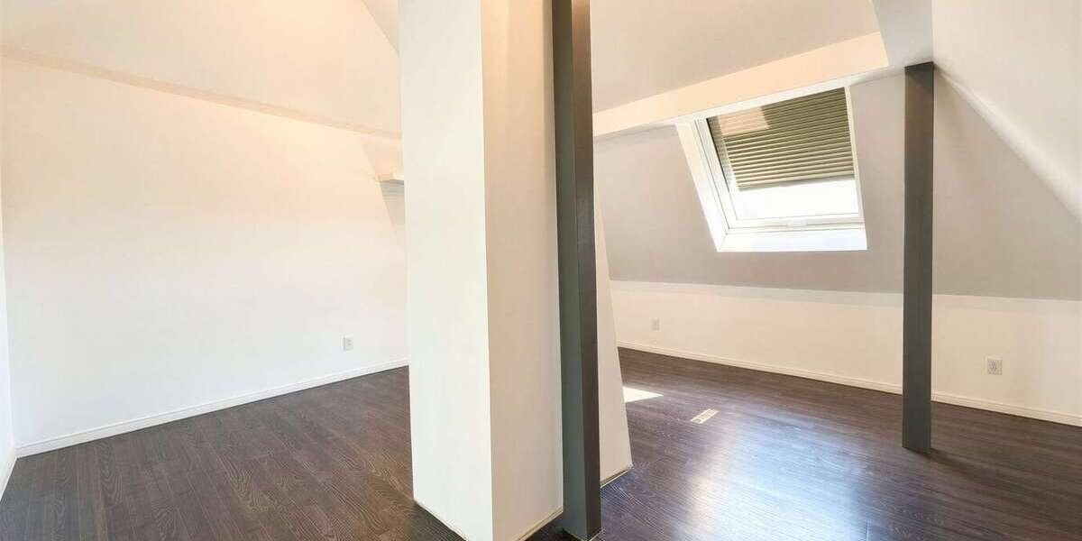 Kernsanierte Doppelhaushälfte mit ca. 106 m² Fläche, Garten, Garage und Einbauküche - Doppelhaushälfte Duisburg Hamborn | Angebot:27052641