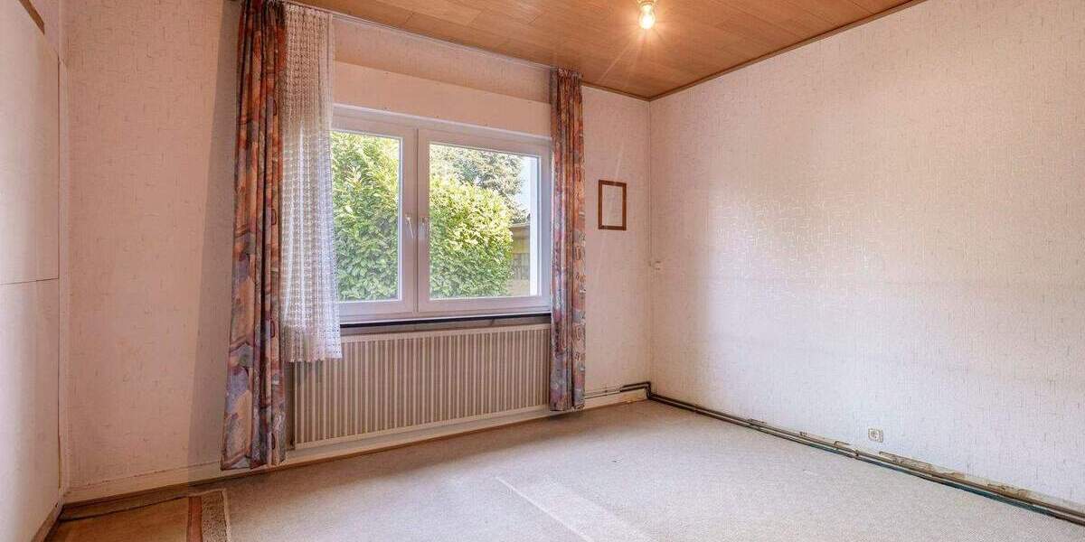 Mehrfamilienhaus, Wohnhaus Oberhausen Buschhausen - 7 Zimmer, 217 m&sup2;, 330.000&euro; | Angebot:25799175