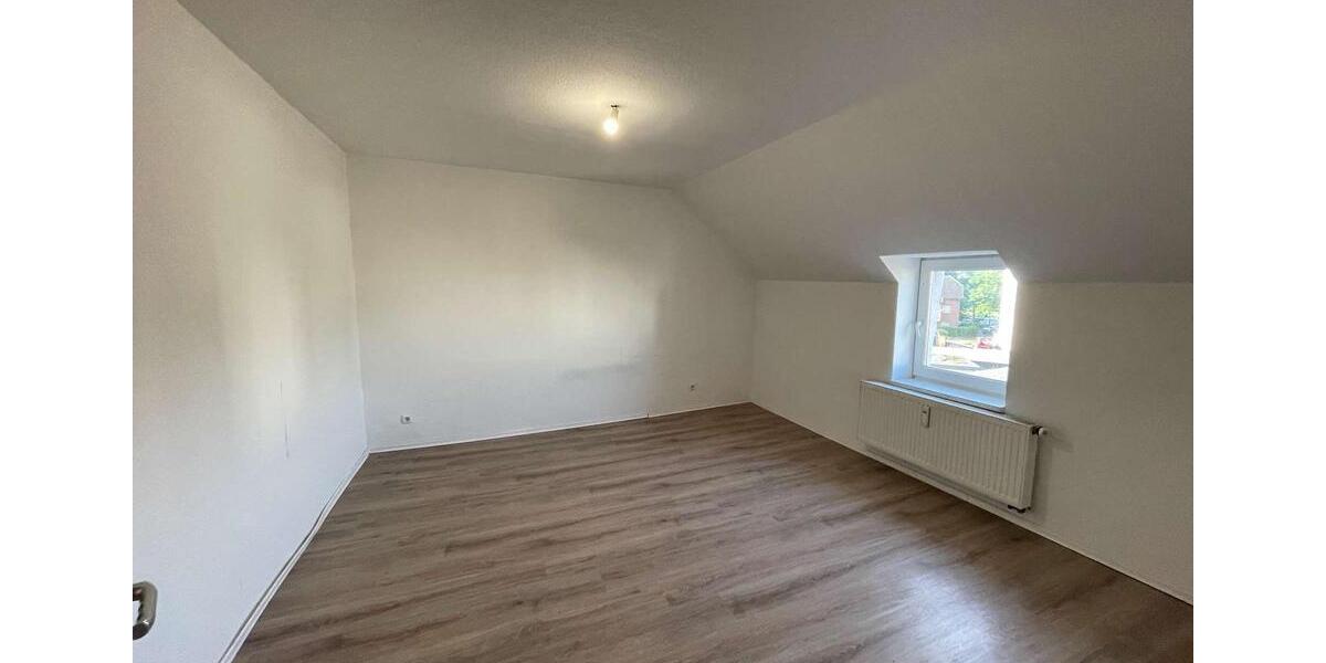 Dachgeschoßwohnung Duisburg Mittelmeiderich - 2 Zimmer, 61 m&sup2;, 453&euro; | Angebot:25545639