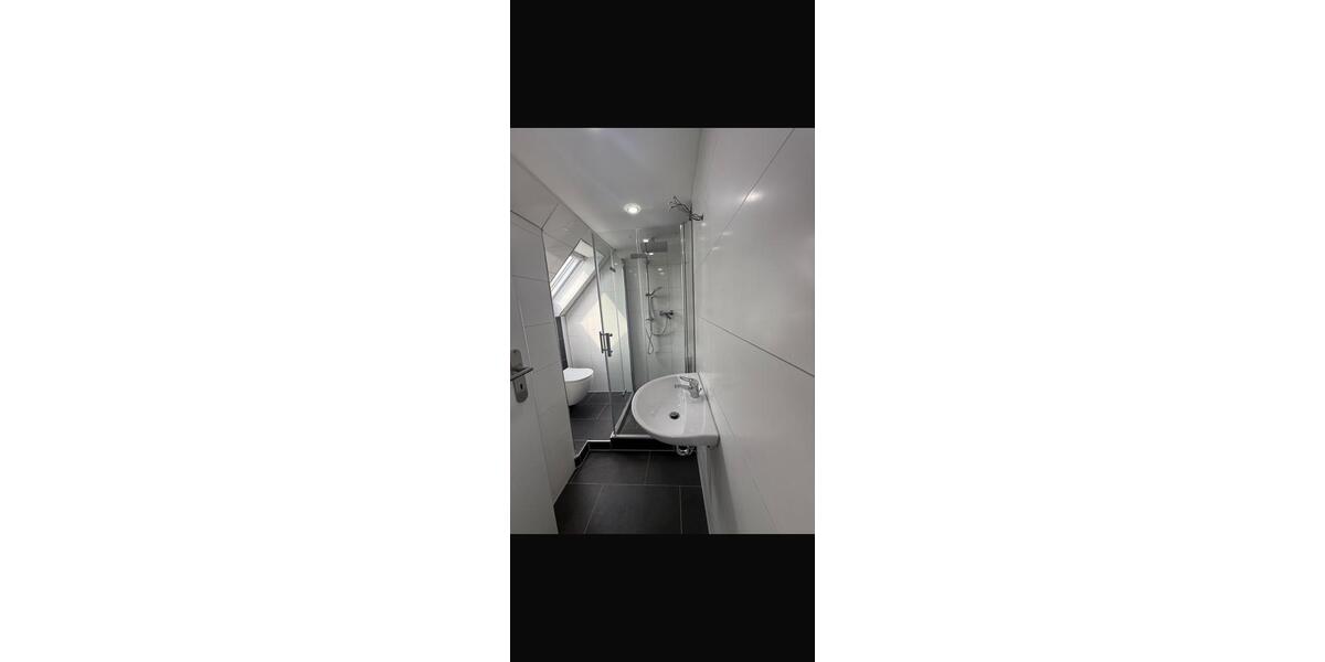 Etagenwohnung Duisburg Rheinhausen - 5 Zimmer, 180 m&sup2;, 1.300&euro; | Angebot:26516432