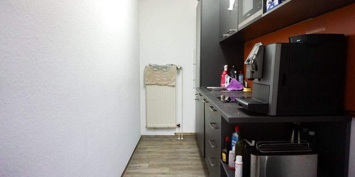 Gewerbeobjekt Geldern - 6 Zimmer, 200 m&sup2;, 1.300&euro; | Angebot:25779537