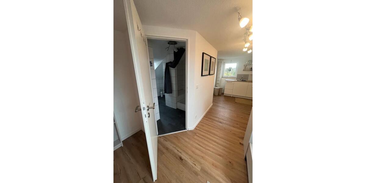 Dachgeschoßwohnung Essen Stadtbezirk II - 2.5 Zimmer, 55 m&sup2;, 890&euro; | Angebot:26007077