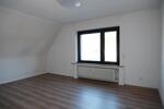 Dachgeschoßwohnung Duisburg Hochheide - 4 Zimmer, 120 m&sup2;, 1.150&euro; | Angebot:25640742
