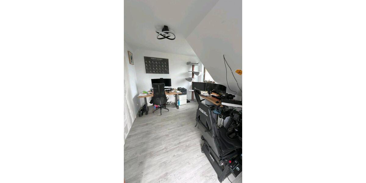 Dachgeschoßwohnung Grefrath - 990&euro; | Angebot:25931881