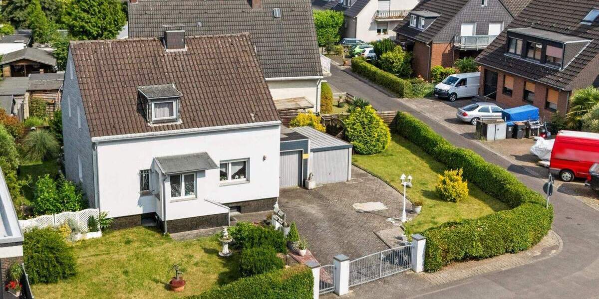 Mehrfamilienhaus, Wohnhaus Düsseldorf Oberbilk - 5 Zimmer, 123 m&sup2;, 590.000&euro; | Angebot:25779430