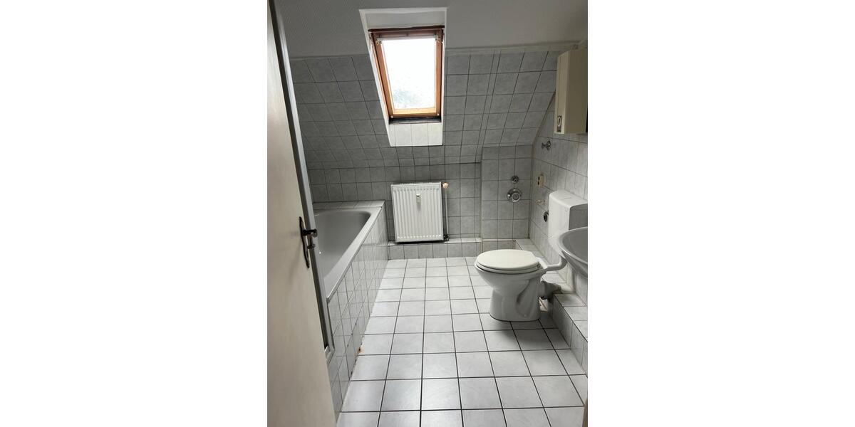 Dachgeschoßwohnung Duisburg Beeck - 2 Zimmer, 48 m&sup2;, 360&euro; | Angebot:25943732