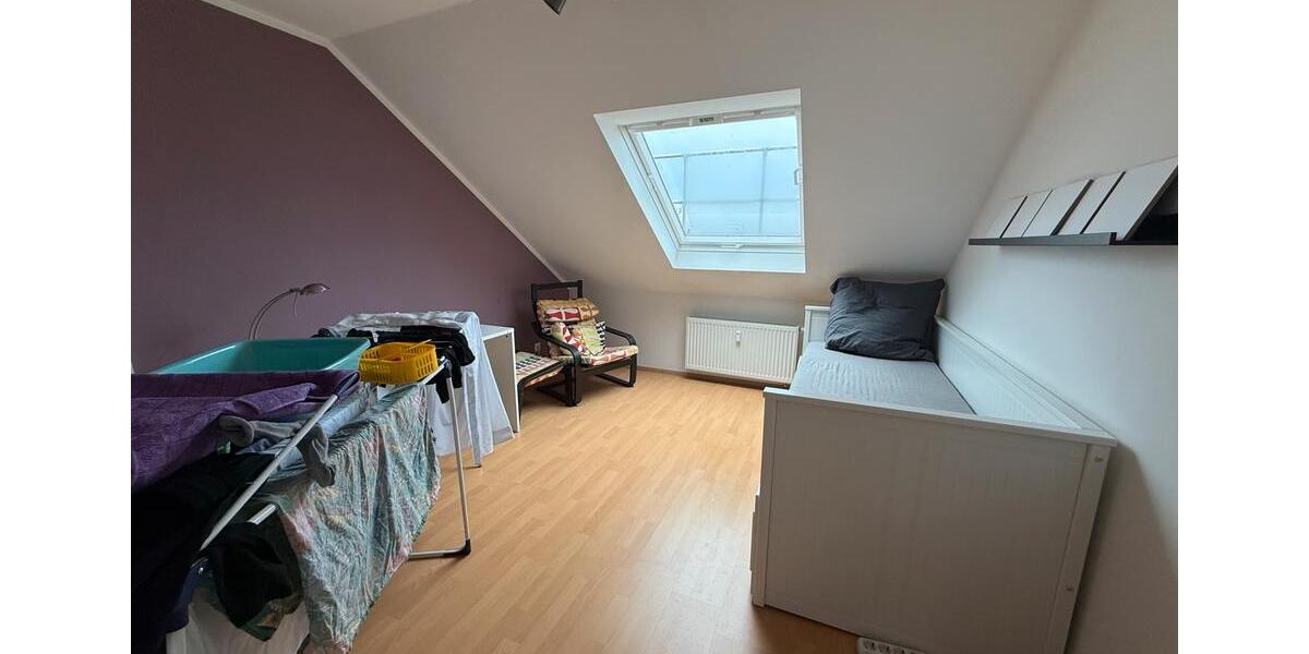 Dachgeschoßwohnung Duisburg Duisburg-Mitte - 3.5 Zimmer, 65 m&sup2;, 130.000&euro; | Angebot:25908168