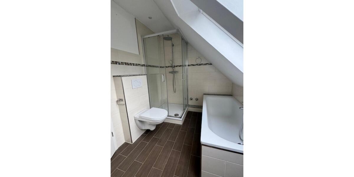 Dachgeschoßwohnung Duisburg Hamborn - 3 Zimmer, 86 m&sup2;, 996&euro; | Angebot:25756642